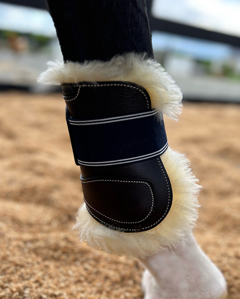 Boots with sheepskin outlet lining